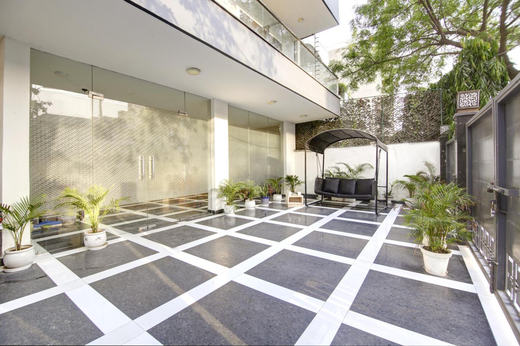 Limewood Stay - Fortis Hospital Гургаон Екстериор снимка