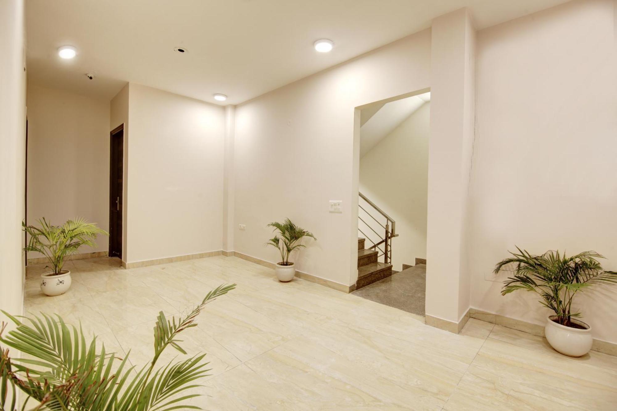 Limewood Stay - Fortis Hospital Гургаон Екстериор снимка