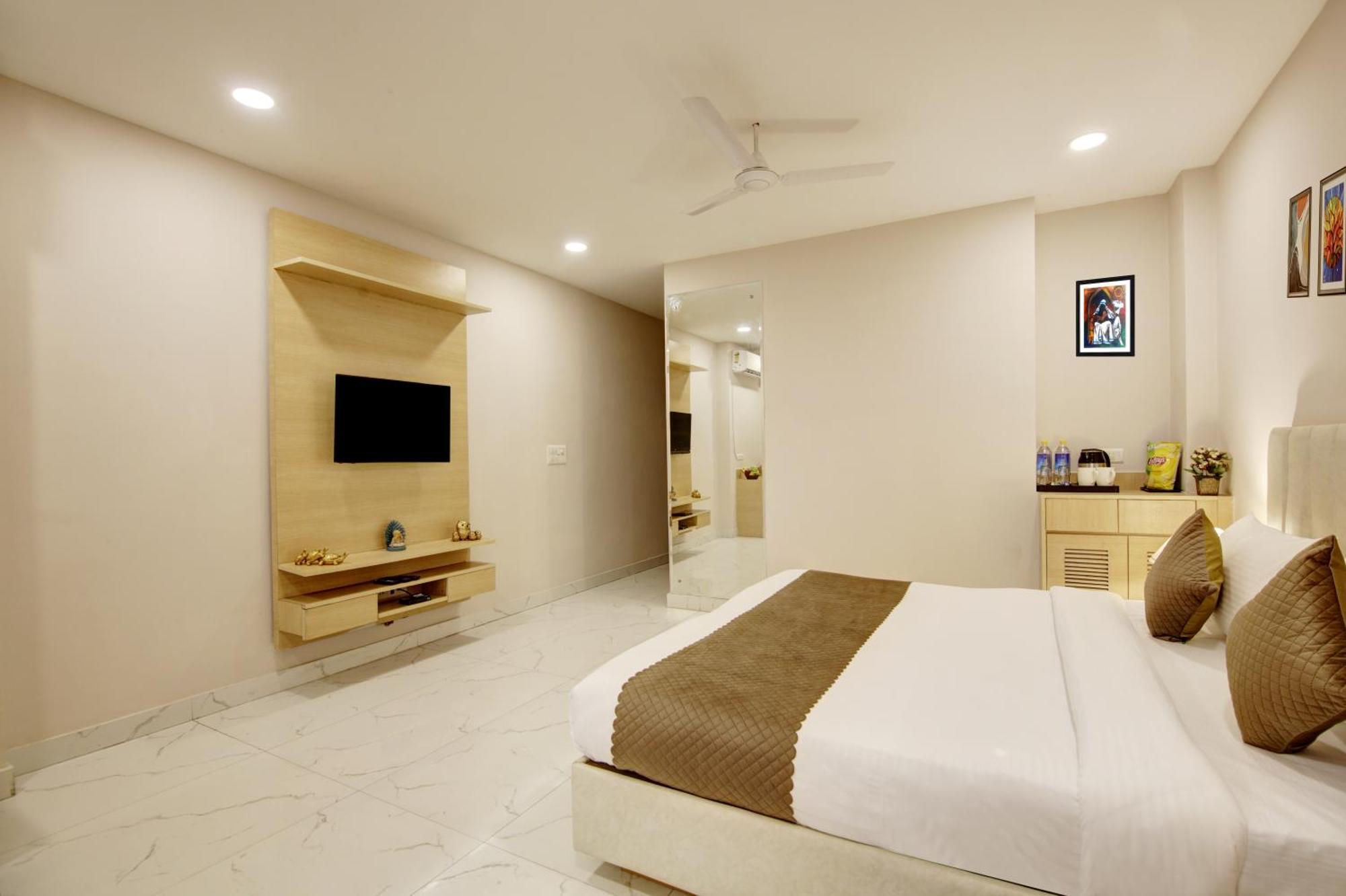 Limewood Stay - Fortis Hospital Гургаон Екстериор снимка