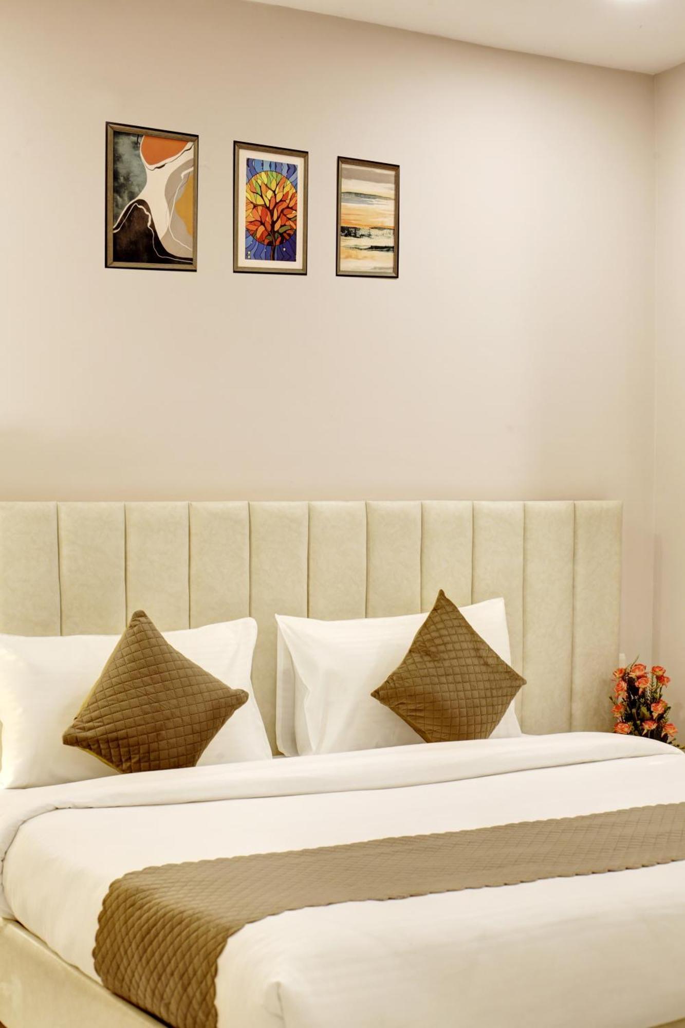 Limewood Stay - Fortis Hospital Гургаон Екстериор снимка