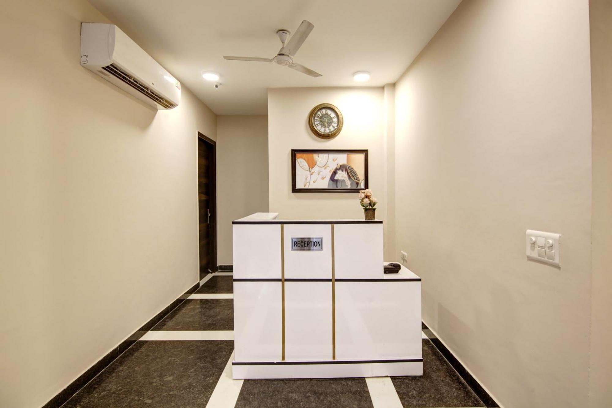 Limewood Stay - Fortis Hospital Гургаон Екстериор снимка