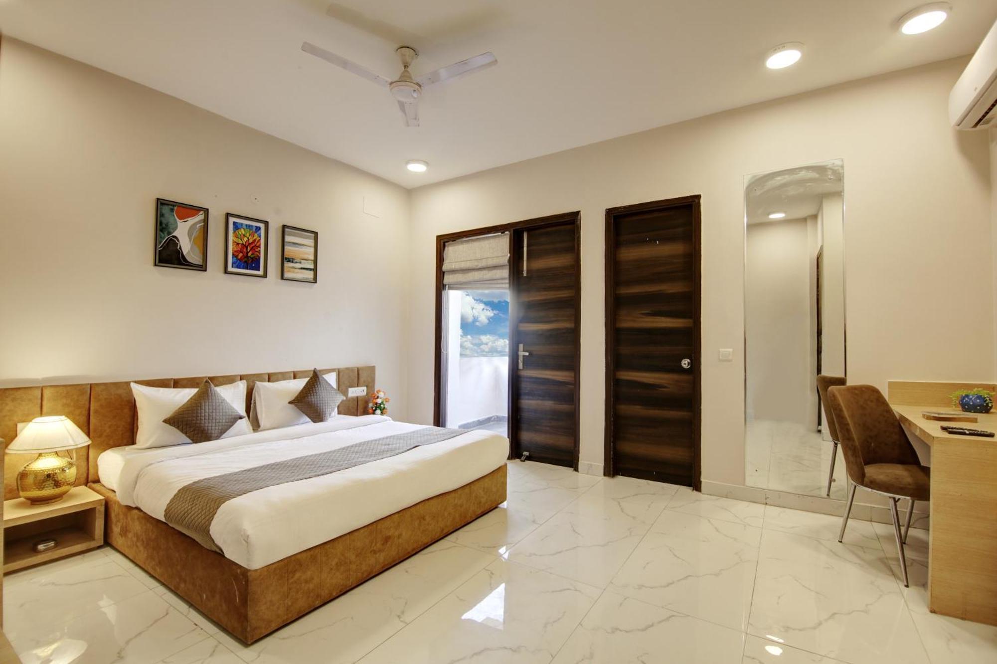 Limewood Stay - Fortis Hospital Гургаон Екстериор снимка