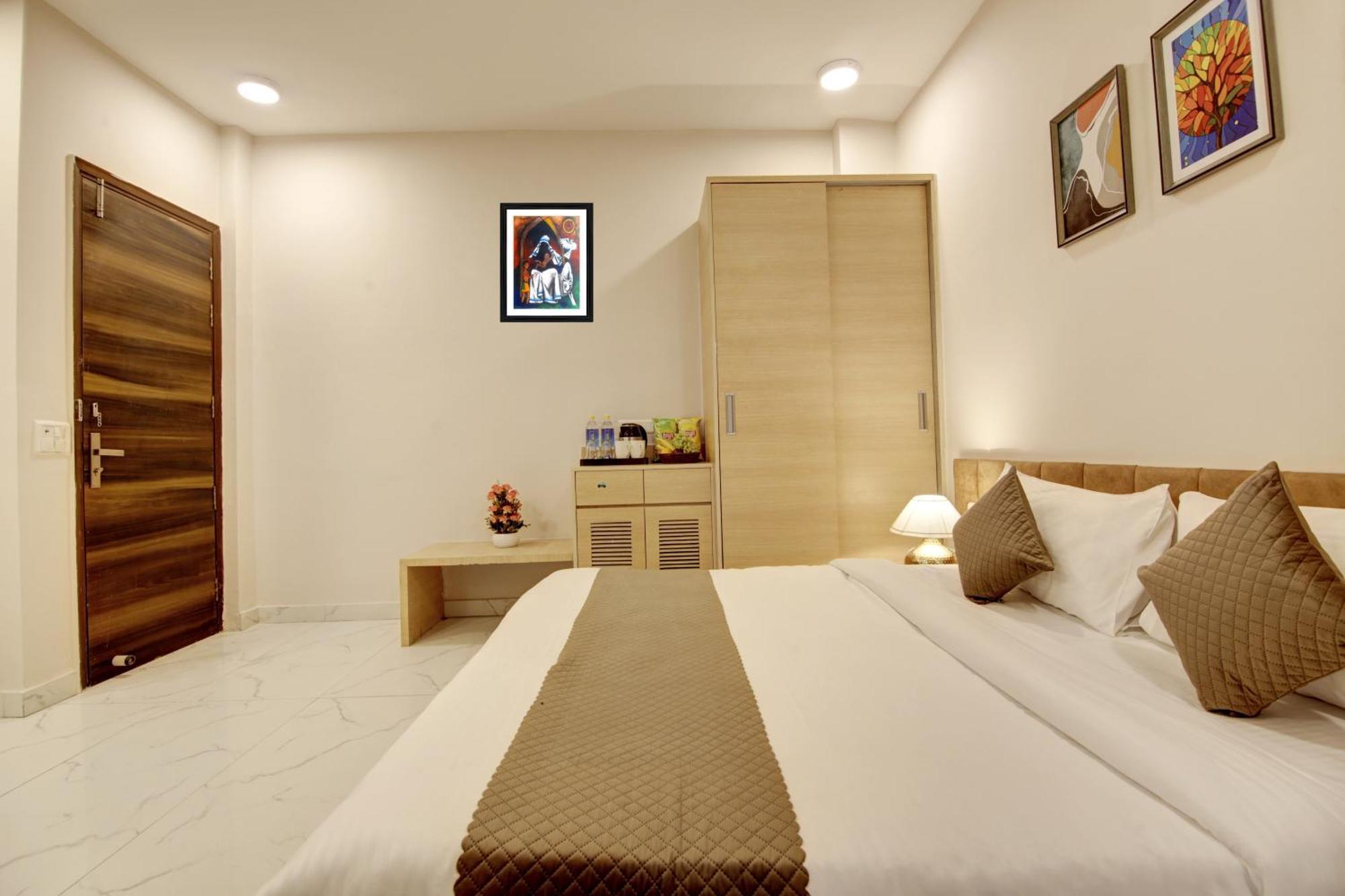 Limewood Stay - Fortis Hospital Гургаон Екстериор снимка