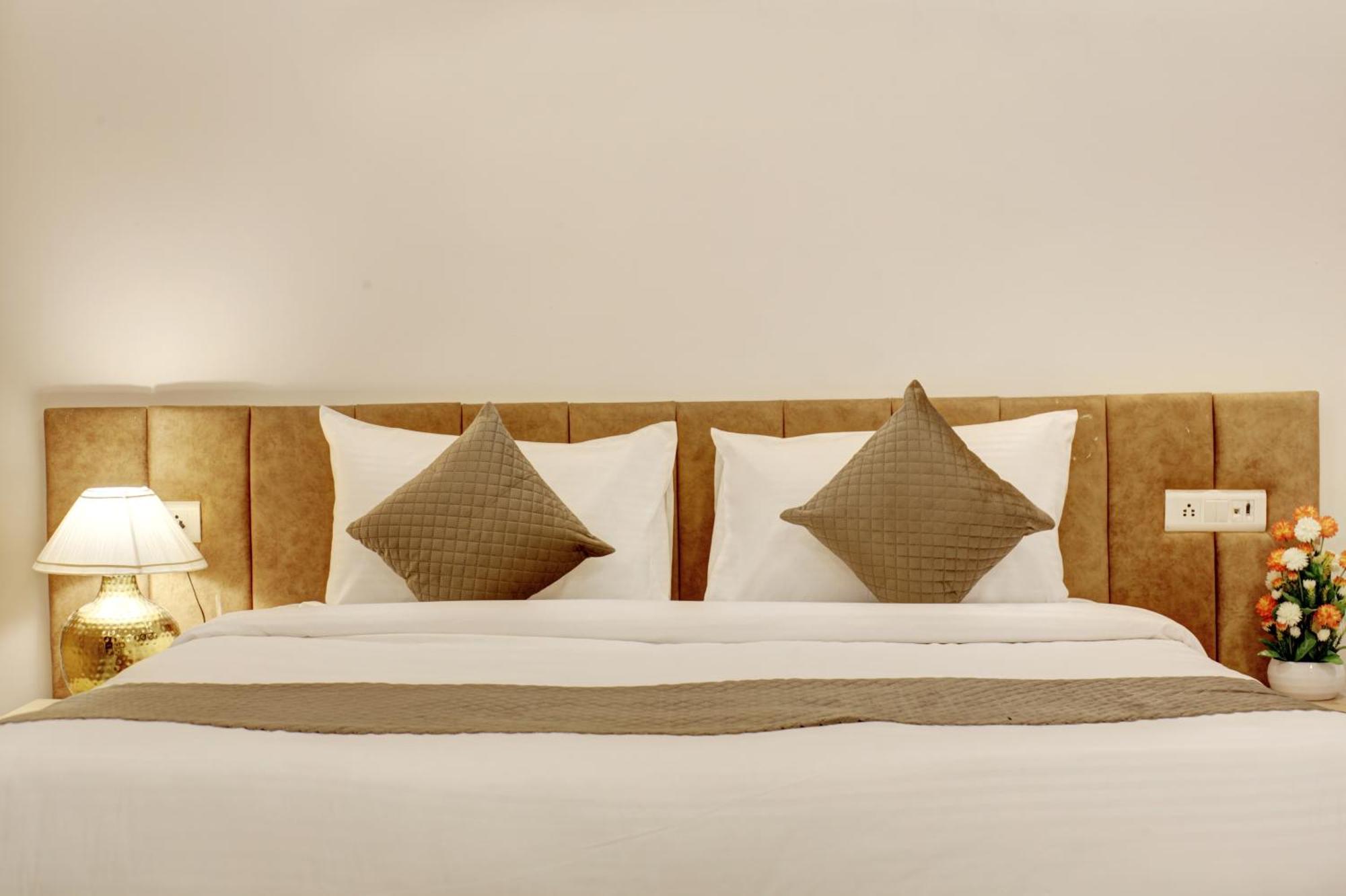 Limewood Stay - Fortis Hospital Гургаон Екстериор снимка